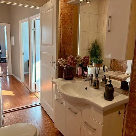 Charming Nygardsparken Apartment *